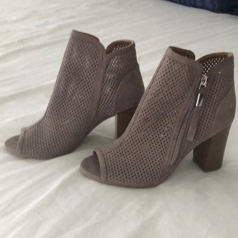 Brand new Solely Black booties from the Buckle